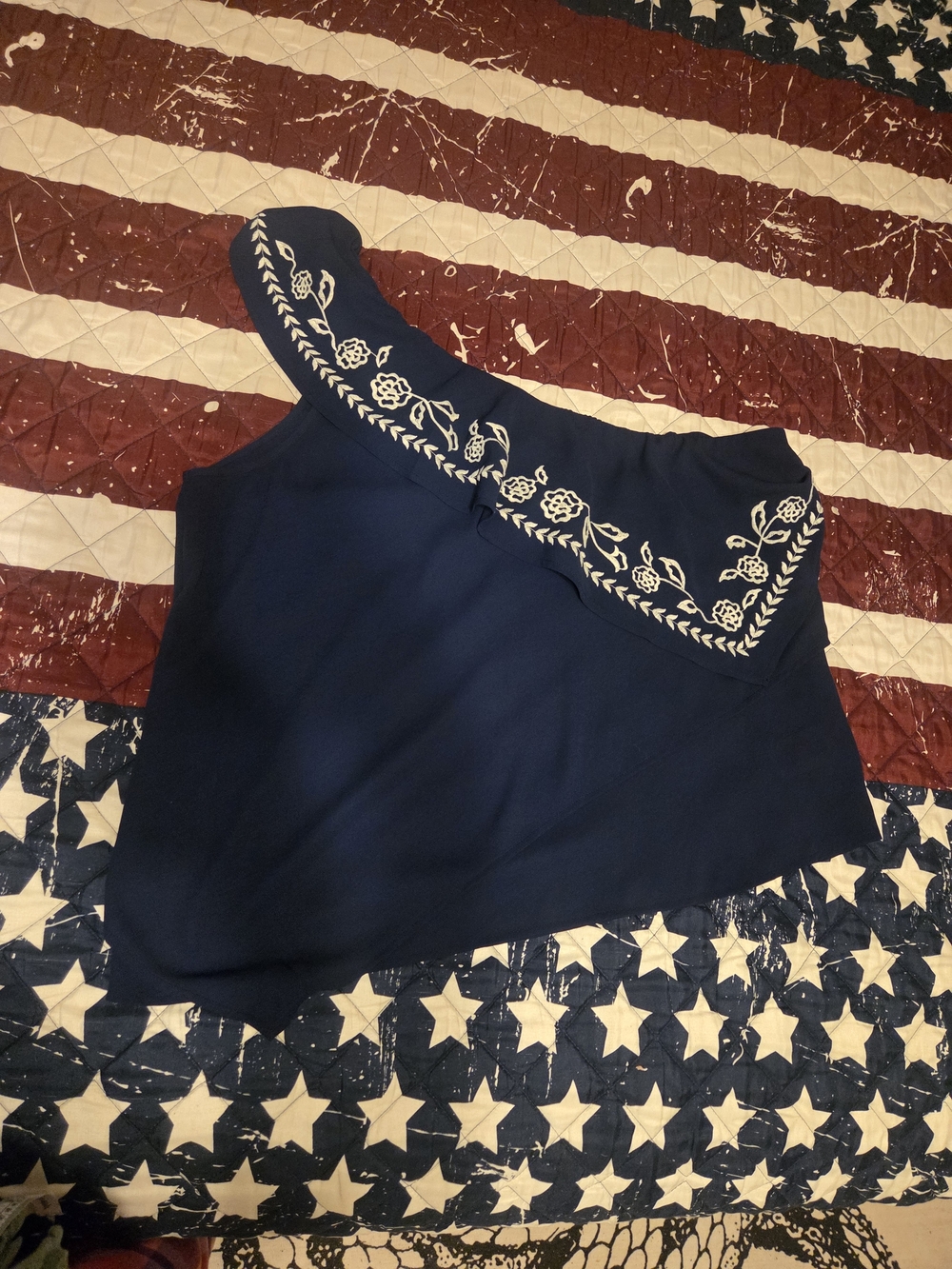 Express Embroidered One-Shoulder Ruffle Navy Top L - Picture 2 of 6